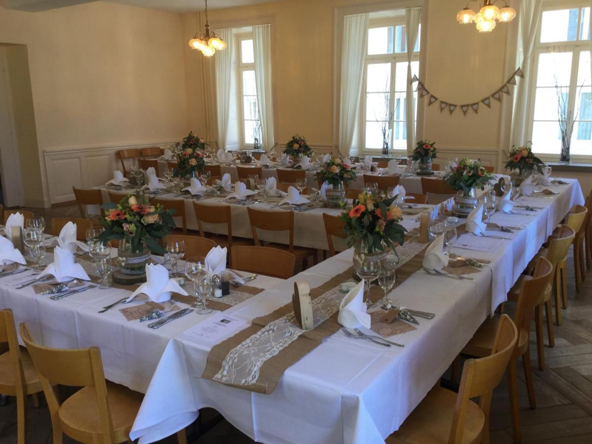 Hotel Restaurant Raben Linthal Exterior photo