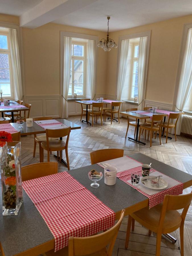 Hotel Restaurant Raben Linthal Exterior photo