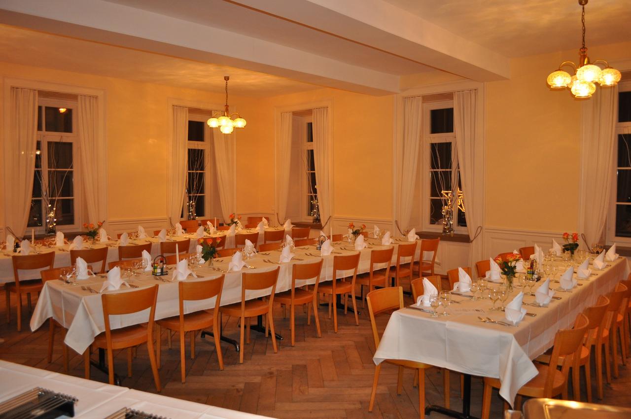 Hotel Restaurant Raben Linthal Exterior photo