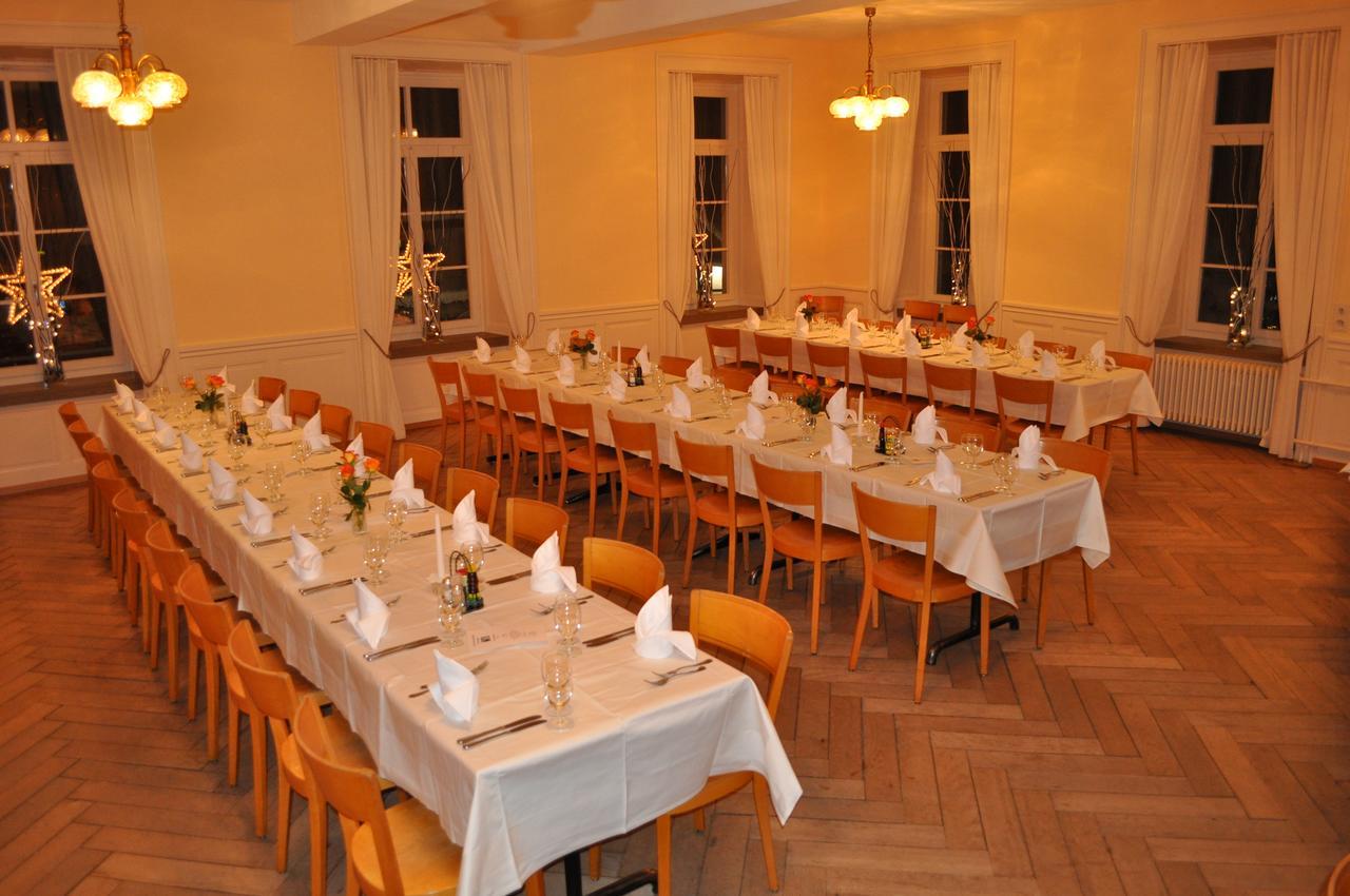 Hotel Restaurant Raben Linthal Exterior photo