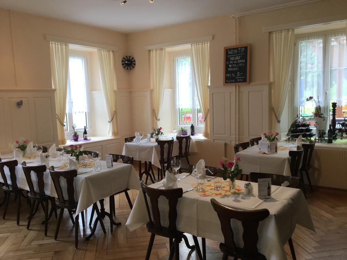 Hotel Restaurant Raben Linthal Exterior photo